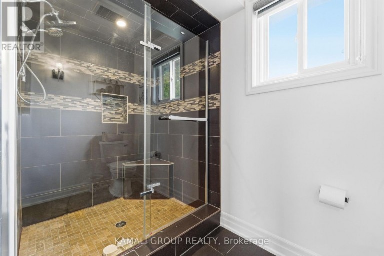 108 KILLIAN ROAD, Vaughan (Maple), Ontario, L6A1B3