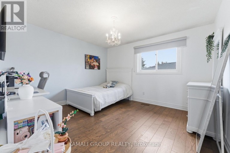 108 KILLIAN ROAD, Vaughan (Maple), Ontario, L6A1B3
