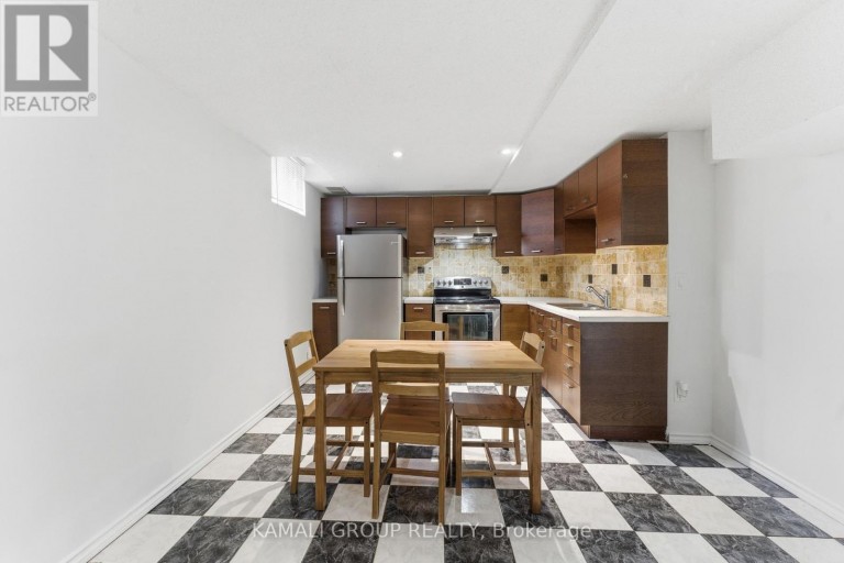 108 KILLIAN ROAD, Vaughan (Maple), Ontario, L6A1B3