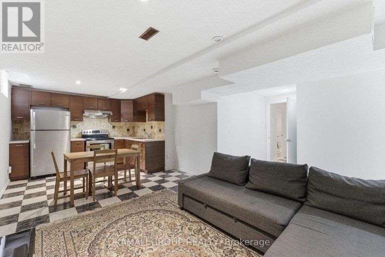 108 KILLIAN ROAD, Vaughan (Maple), Ontario, L6A1B3