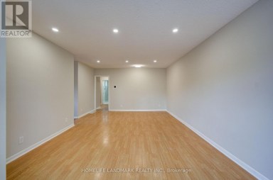 341 BLUE GRASS BOULEVARD Richmond Hill (Crosby) Ontario photo 2