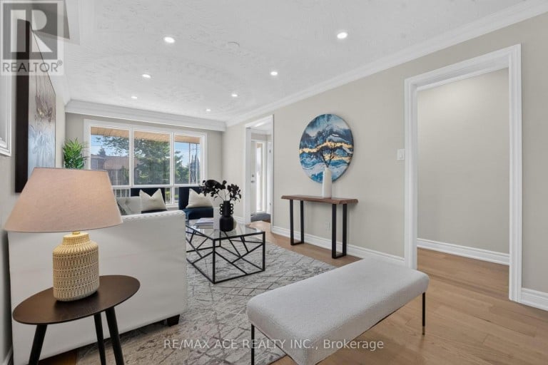 4 LINDEN AVENUE, Toronto (Kennedy Park), Ontario, M1K3H5