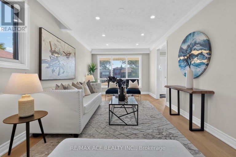 4 LINDEN AVENUE, Toronto (Kennedy Park), Ontario, M1K3H5