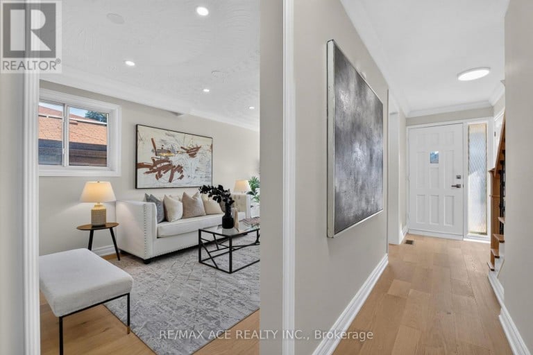 4 LINDEN AVENUE, Toronto (Kennedy Park), Ontario, M1K3H5