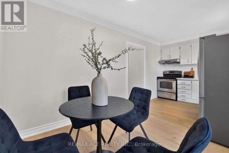 4 LINDEN AVENUE, Toronto (Kennedy Park), Ontario, M1K3H5