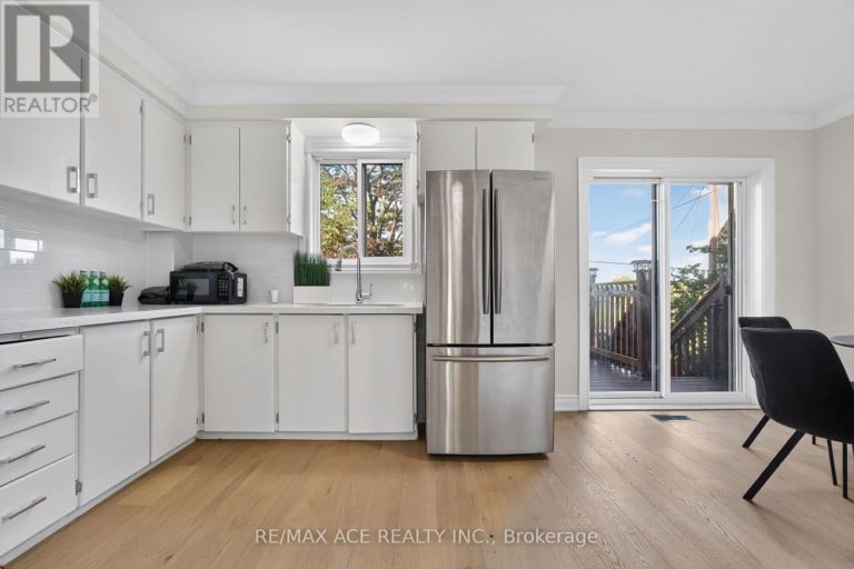 4 LINDEN AVENUE, Toronto (Kennedy Park), Ontario, M1K3H5
