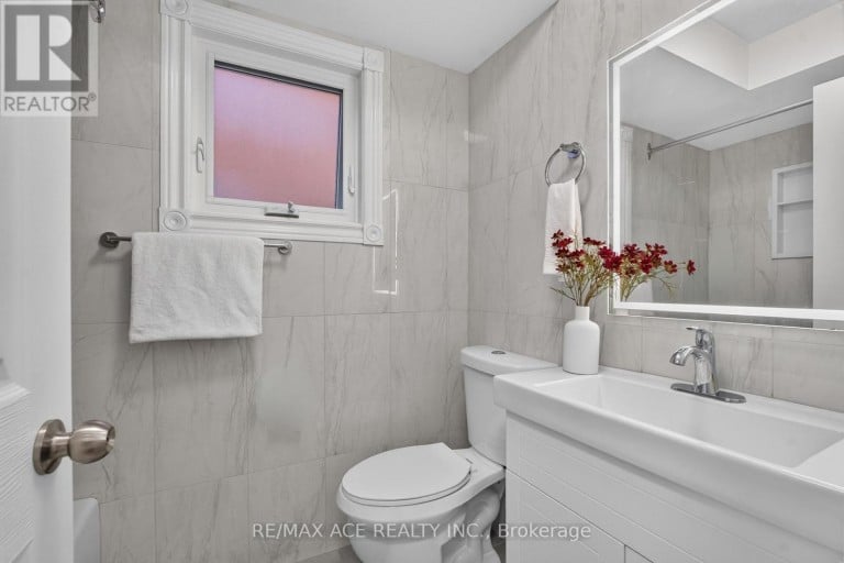4 LINDEN AVENUE, Toronto (Kennedy Park), Ontario, M1K3H5