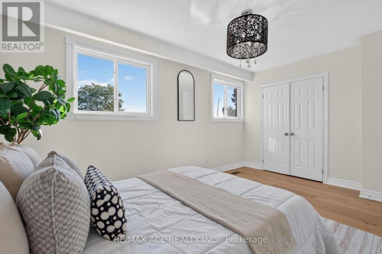 4 LINDEN AVENUE, Toronto (Kennedy Park), Ontario, M1K3H5