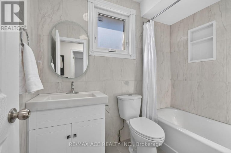 4 LINDEN AVENUE, Toronto (Kennedy Park), Ontario, M1K3H5