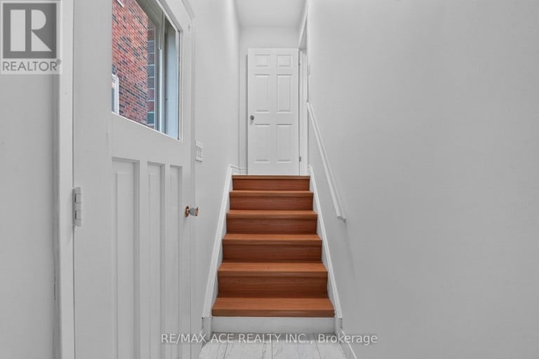 4 LINDEN AVENUE, Toronto (Kennedy Park), Ontario, M1K3H5