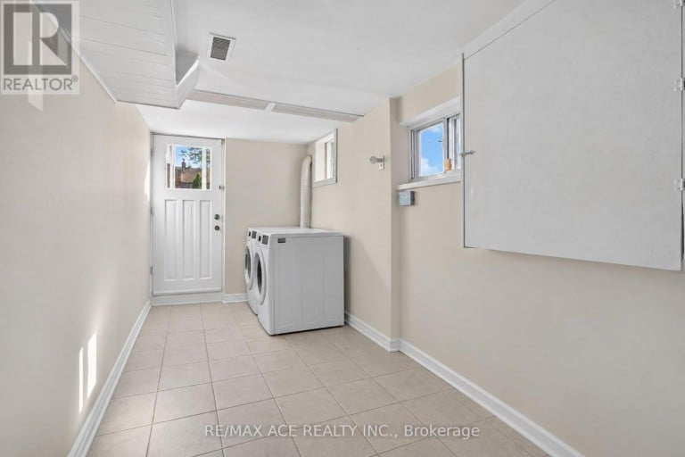 4 LINDEN AVENUE, Toronto (Kennedy Park), Ontario, M1K3H5