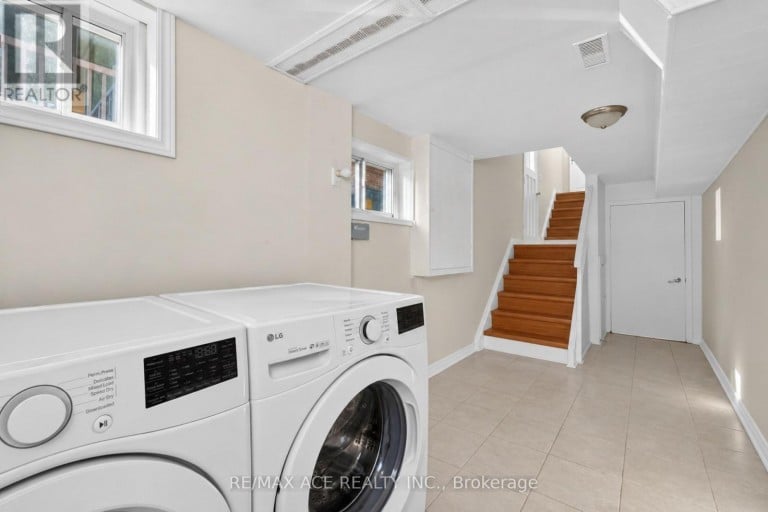4 LINDEN AVENUE, Toronto (Kennedy Park), Ontario, M1K3H5