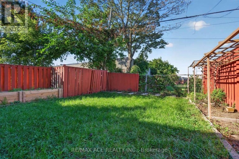 4 LINDEN AVENUE, Toronto (Kennedy Park), Ontario, M1K3H5
