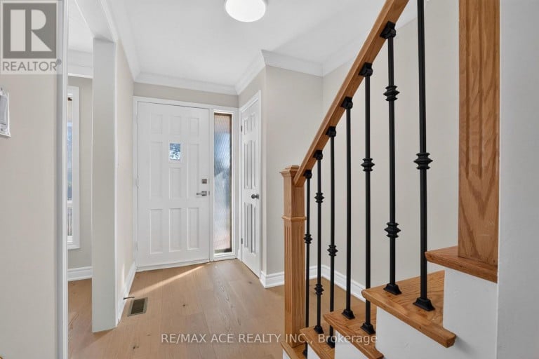 4 LINDEN AVENUE, Toronto (Kennedy Park), Ontario, M1K3H5