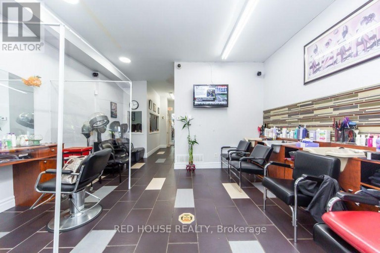 1533 O'CONNOR DRIVE, Toronto (O'Connor-Parkview), Ontario, M4B2V7