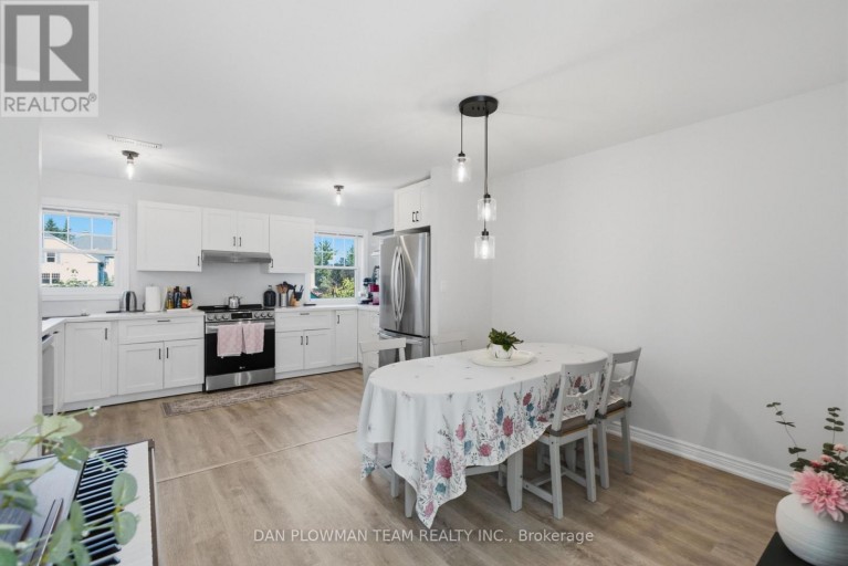 H11 - 76 - 1661 NASH ROAD, Clarington (Courtice), Ontario, L1E1S8
