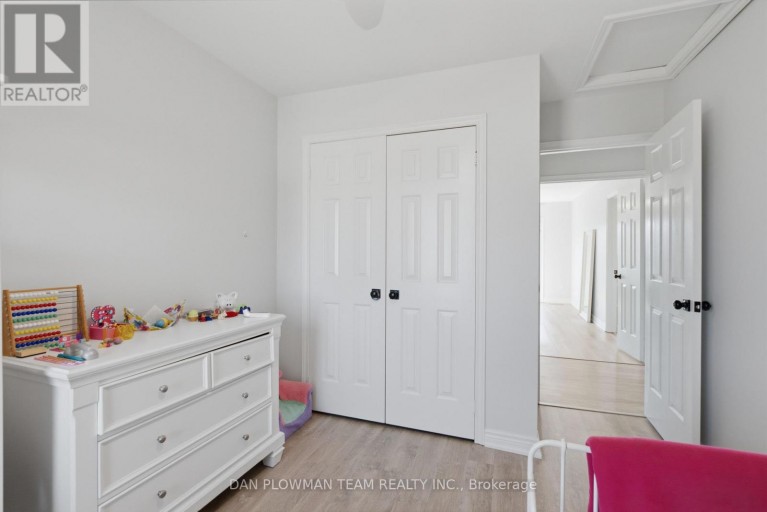 H11 - 76 - 1661 NASH ROAD, Clarington (Courtice), Ontario, L1E1S8