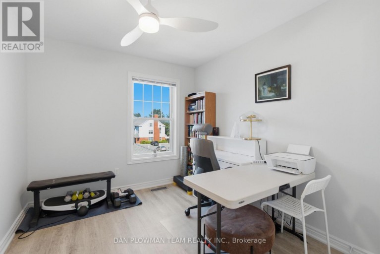 H11 - 76 - 1661 NASH ROAD, Clarington (Courtice), Ontario, L1E1S8