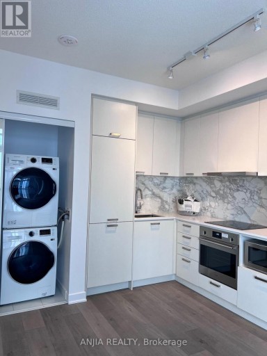 603 - 38 HONEYCRISP CRESCENT, Vaughan (Vaughan Corporate Centre), Ontario, L4K0M8