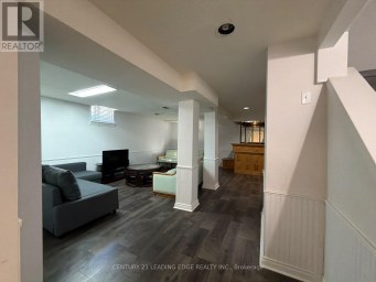#LOWER - 2 HIGGINSON STREET Markham (Raymerville) Ontario photo 7