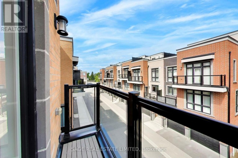 7 - 6 SAYERS LANE, Richmond Hill (Oak Ridges), Ontario, L4E1J1