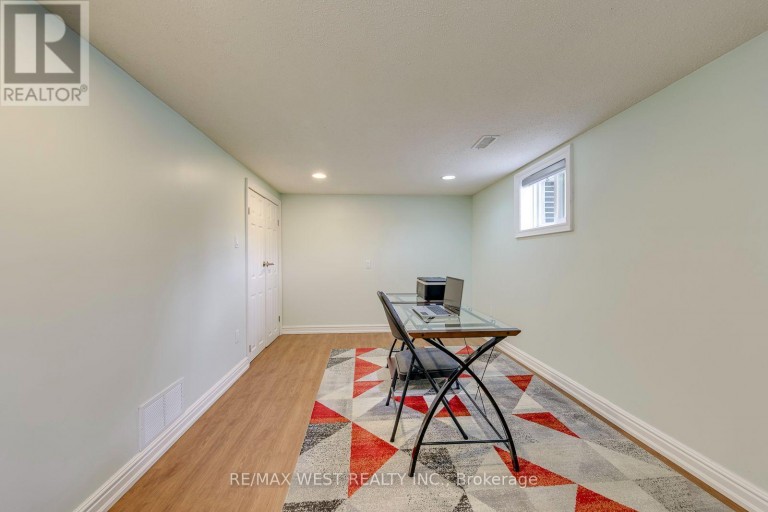 6 MILLVIEW COURT, Toronto (West Humber-Clairville), Ontario, M9W3K7