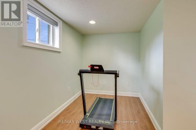 6 MILLVIEW COURT Toronto (West Humber-Clairville) Ontario photo 40