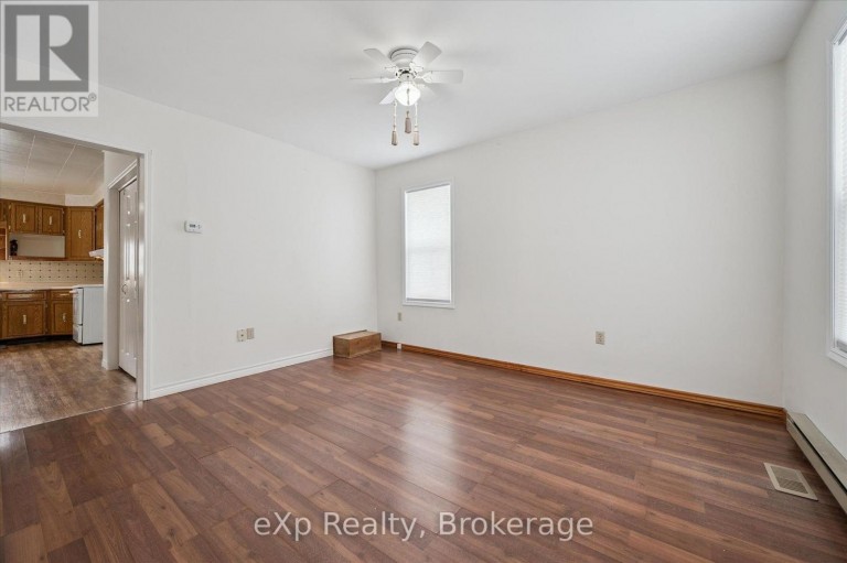 8 WEST STREET, Perth East (Milverton), Ontario, N0K1M0