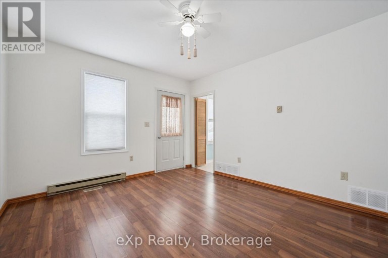 8 WEST STREET, Perth East (Milverton), Ontario, N0K1M0