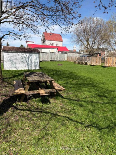 8 WEST STREET, Perth East (Milverton), Ontario, N0K1M0