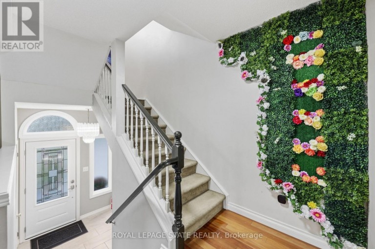 63 FOLKESTONE AVENUE, Hamilton (Lawfield), Ontario, L8V4N1