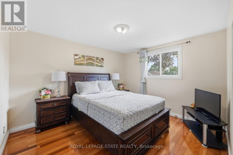 63 FOLKESTONE AVENUE, Hamilton (Lawfield), Ontario, L8V4N1