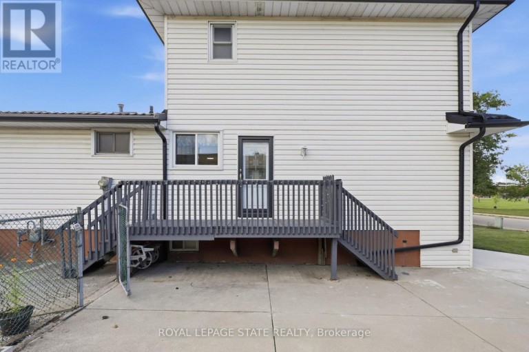 63 FOLKESTONE AVENUE, Hamilton (Lawfield), Ontario, L8V4N1