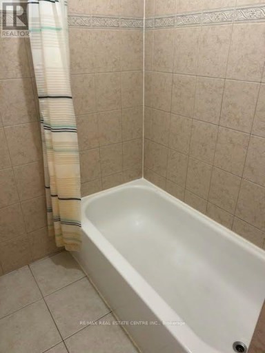 3324 STRABANE DRIVE, Mississauga (Erindale), Ontario, L5C1W7