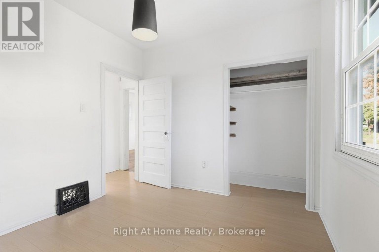 349 KINGSDALE AVENUE, Oshawa (O'Neill), Ontario, L1G5H4