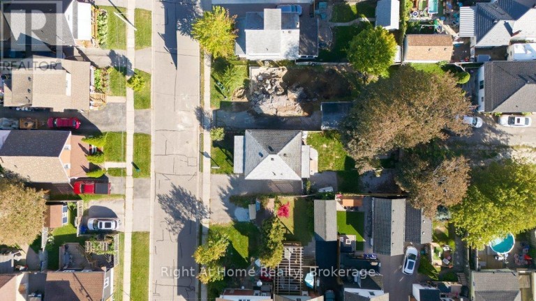 349 KINGSDALE AVENUE, Oshawa (O'Neill), Ontario, L1G5H4