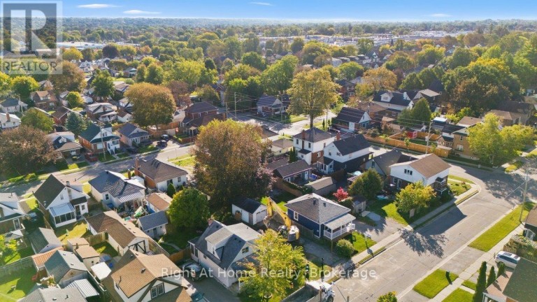 349 KINGSDALE AVENUE, Oshawa (O'Neill), Ontario, L1G5H4