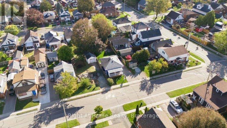 349 KINGSDALE AVENUE, Oshawa (O'Neill), Ontario, L1G5H4