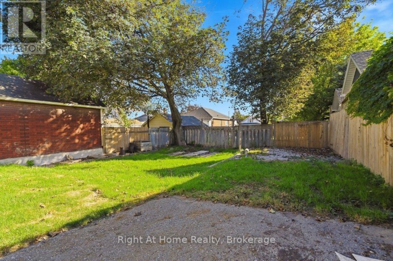349 KINGSDALE AVENUE, Oshawa (O'Neill), Ontario, L1G5H4