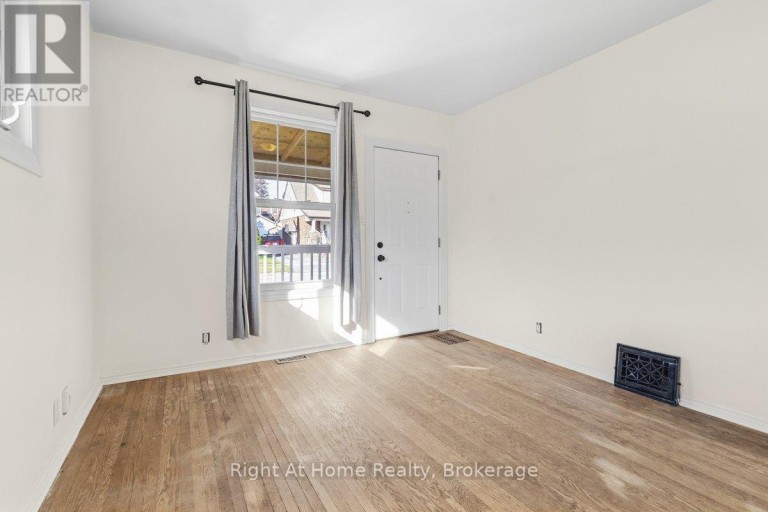 349 KINGSDALE AVENUE, Oshawa (O'Neill), Ontario, L1G5H4