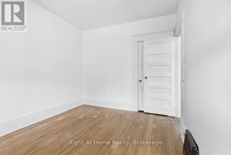349 KINGSDALE AVENUE, Oshawa (O'Neill), Ontario, L1G5H4