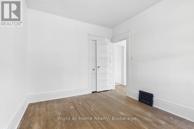 349 KINGSDALE AVENUE, Oshawa (O'Neill), Ontario, L1G5H4