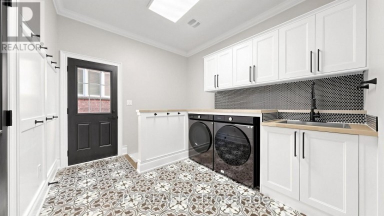 4 PLENTYWOOD DRIVE, Brampton (Bram West), Ontario, L6Y0V2