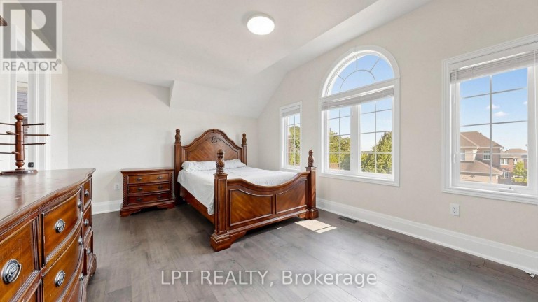 4 PLENTYWOOD DRIVE, Brampton (Bram West), Ontario, L6Y0V2
