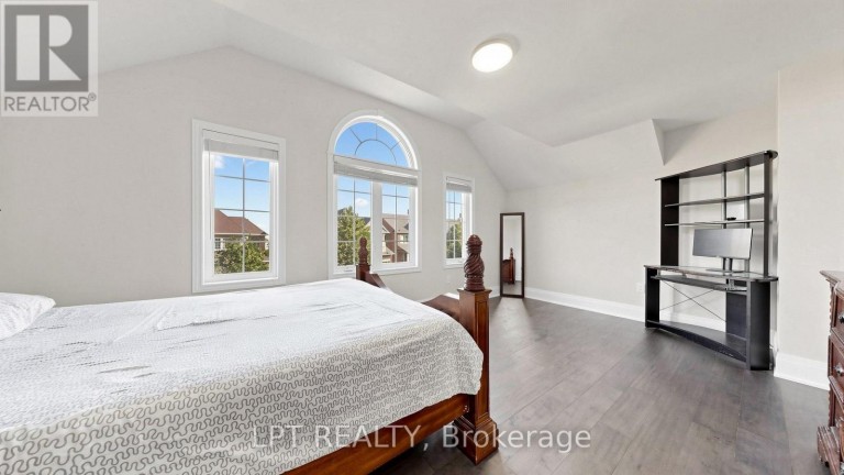 4 PLENTYWOOD DRIVE, Brampton (Bram West), Ontario, L6Y0V2