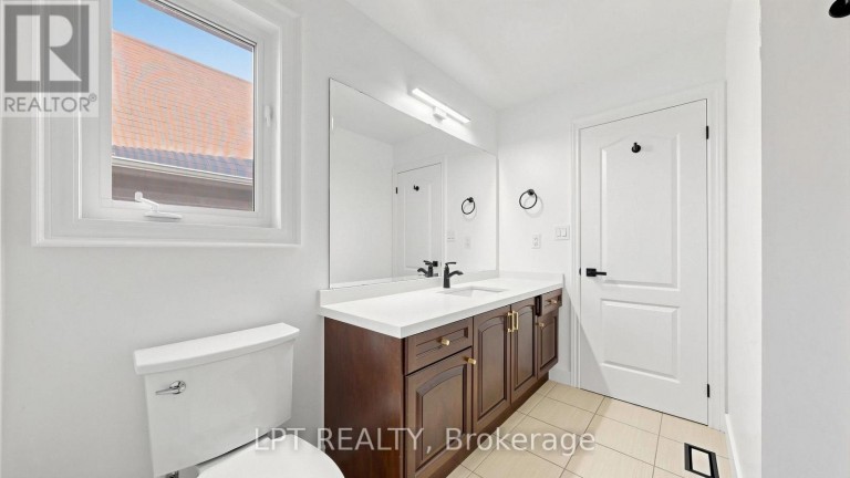 4 PLENTYWOOD DRIVE, Brampton (Bram West), Ontario, L6Y0V2