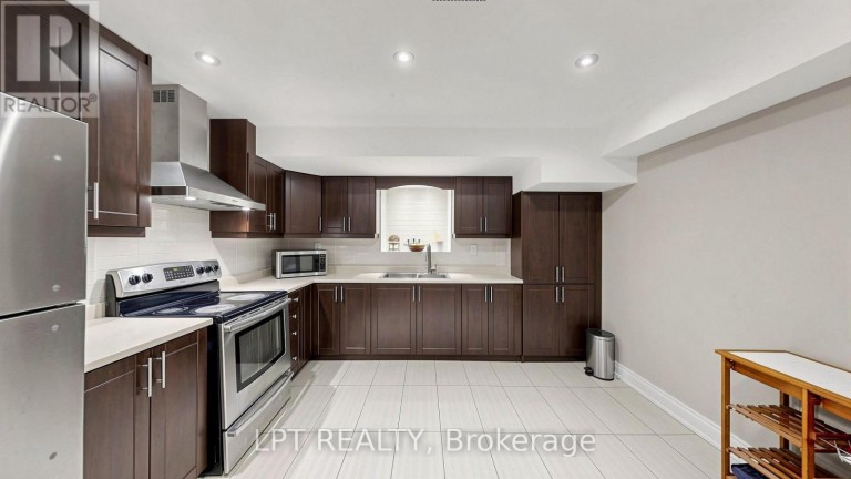 4 PLENTYWOOD DRIVE, Brampton (Bram West), Ontario, L6Y0V2