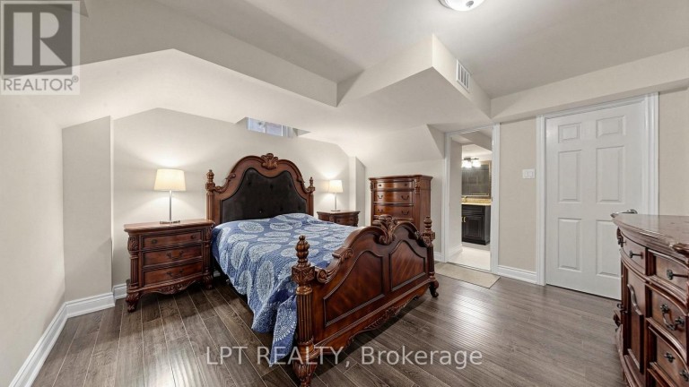 4 PLENTYWOOD DRIVE, Brampton (Bram West), Ontario, L6Y0V2