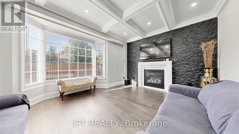 4 PLENTYWOOD DRIVE, Brampton (Bram West), Ontario, L6Y0V2