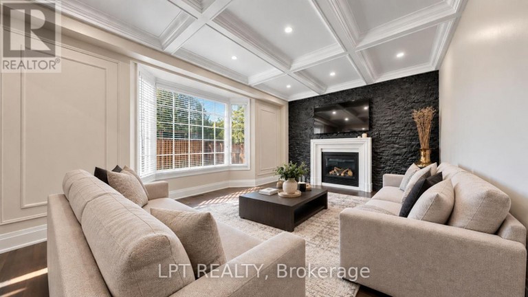 4 PLENTYWOOD DRIVE, Brampton (Bram West), Ontario, L6Y0V2